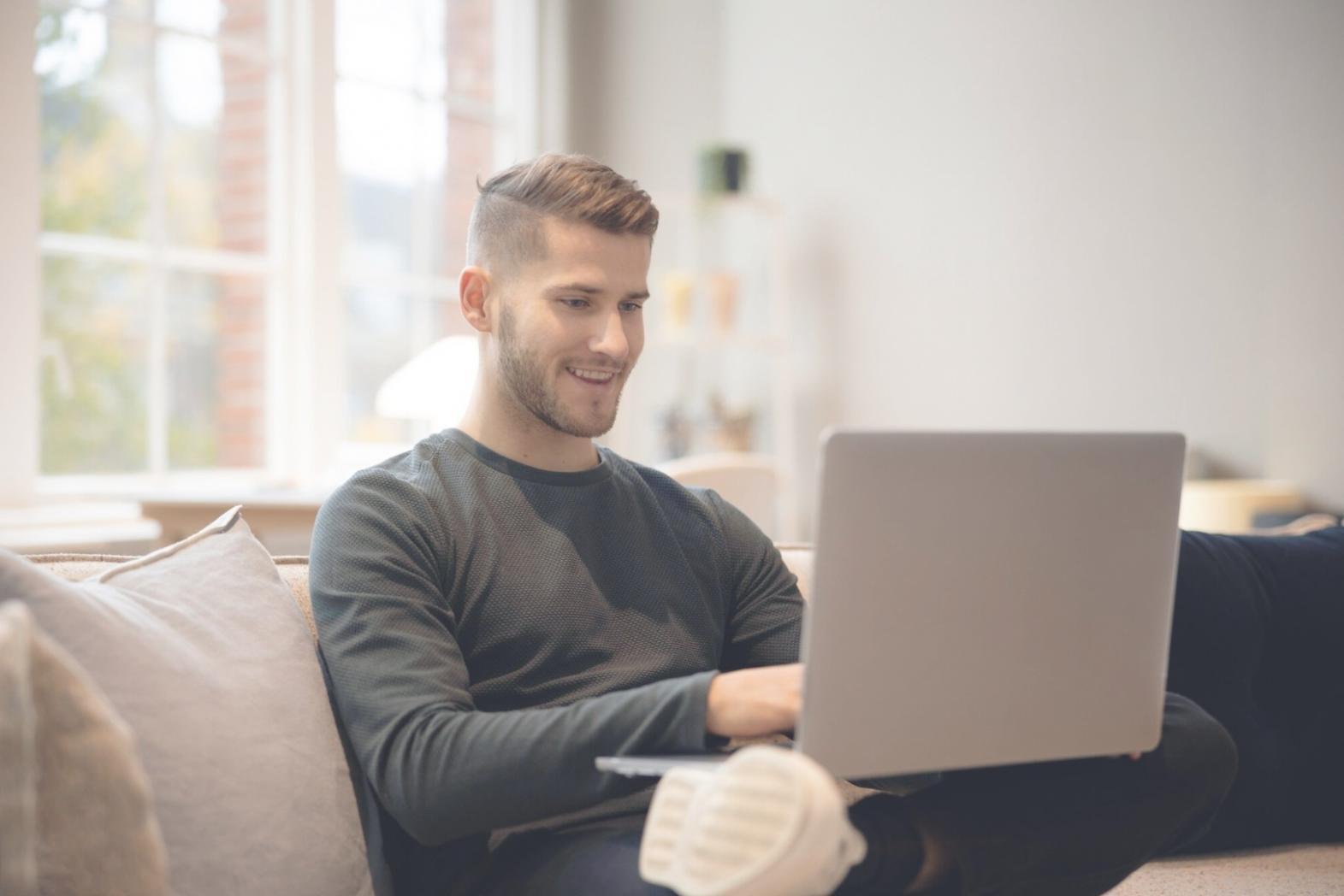 Investment-Analyse am Bildschirm